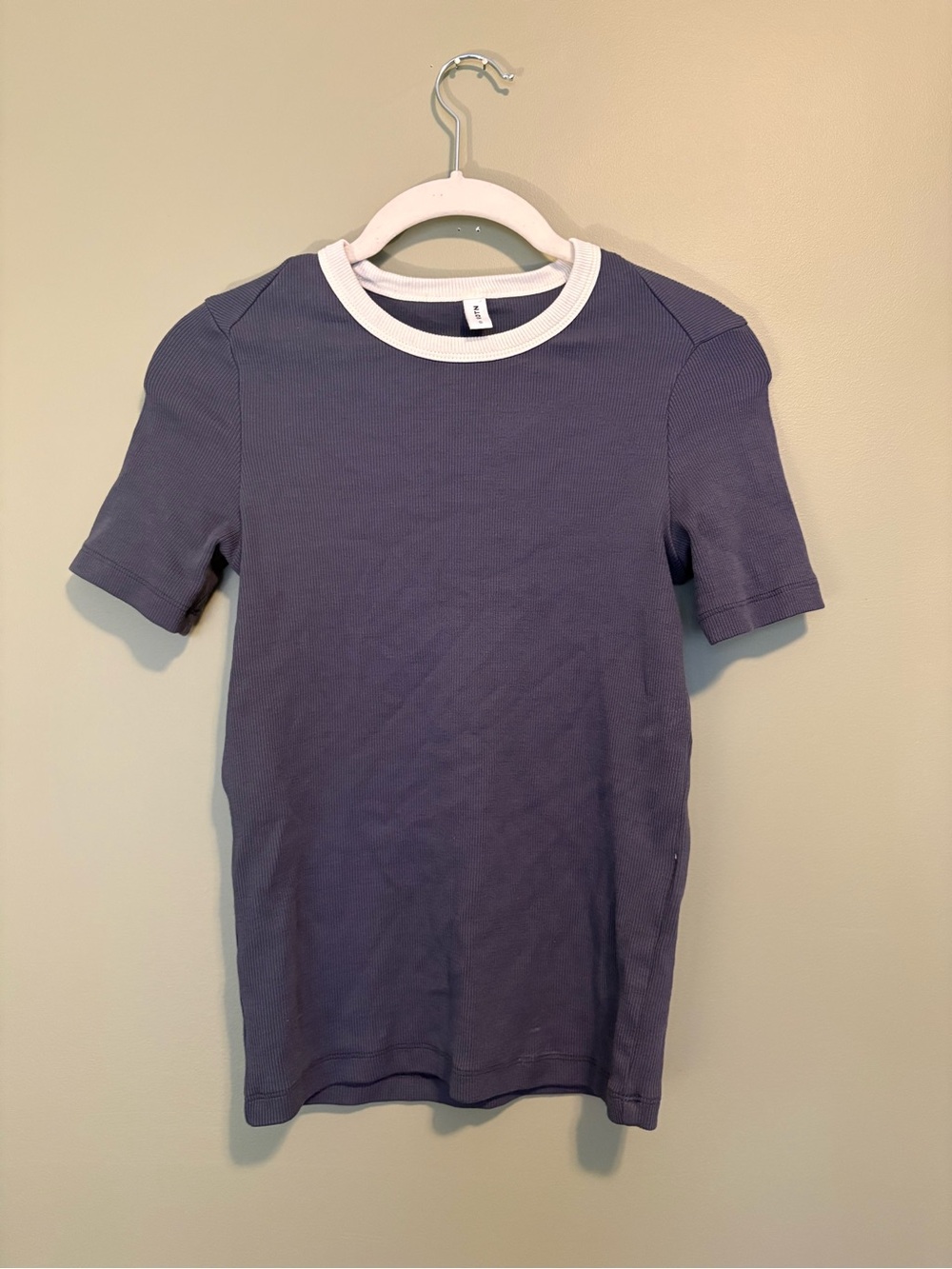 KOTN Short-Sleeve Ribbed Crewneck Shirt